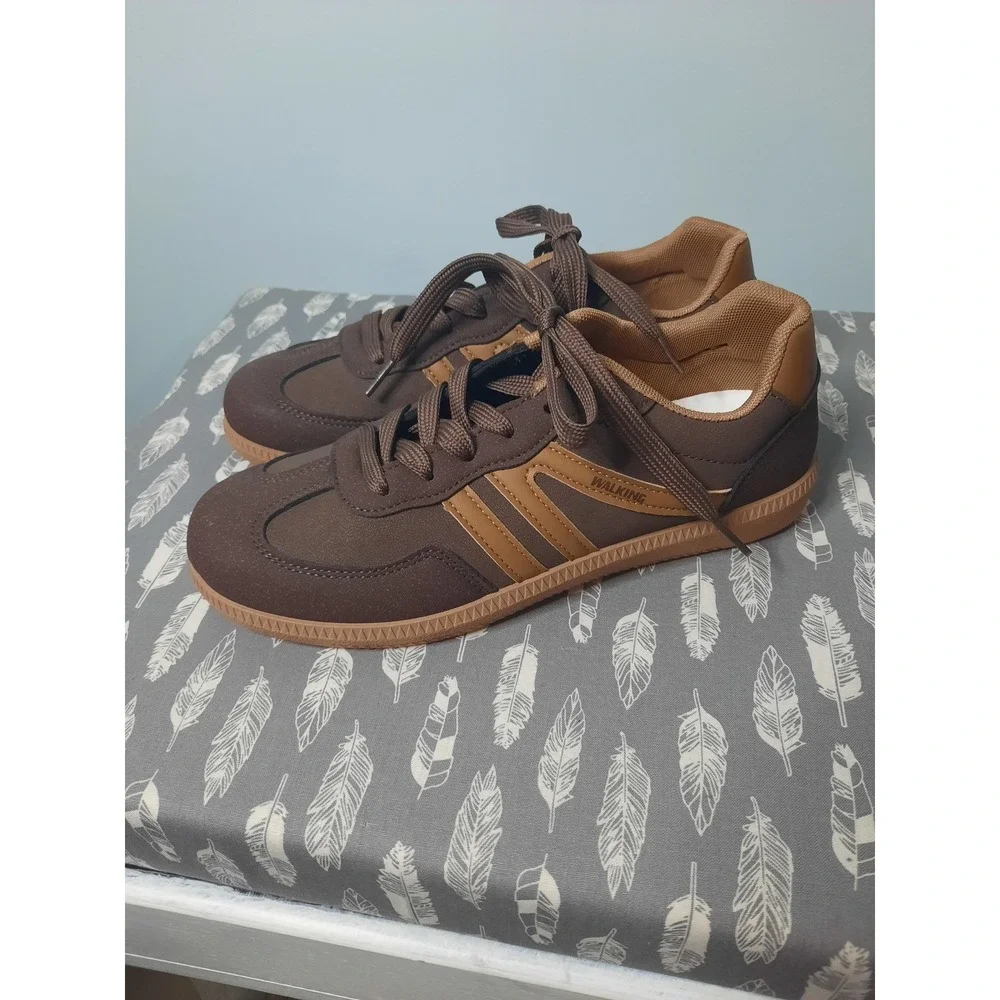 Walking Brown Tan Low Top Soccer Style Sneakers Gum Sole Size 38 Retro Athletic